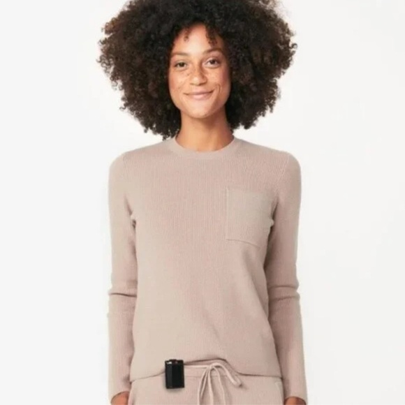 FIGS Tan Latte Crewneck Sweater Medium - Picture 1 of 9
